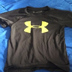 Under armour shirt size4